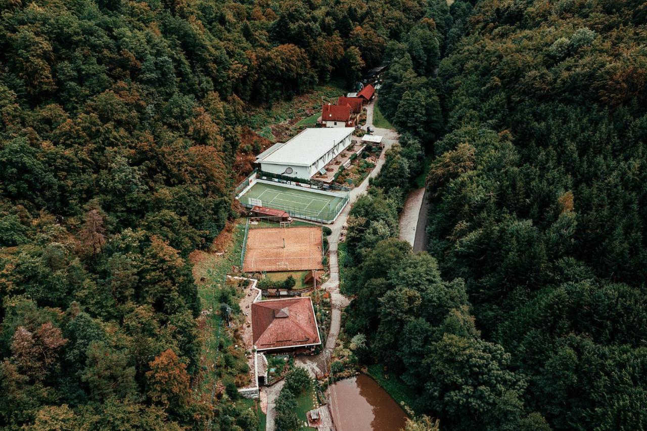 Ekoma Rezort Zvolen Esterno foto